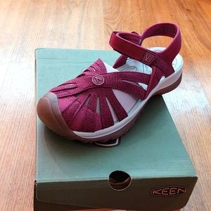 Keen Rose sandals 6.5 M